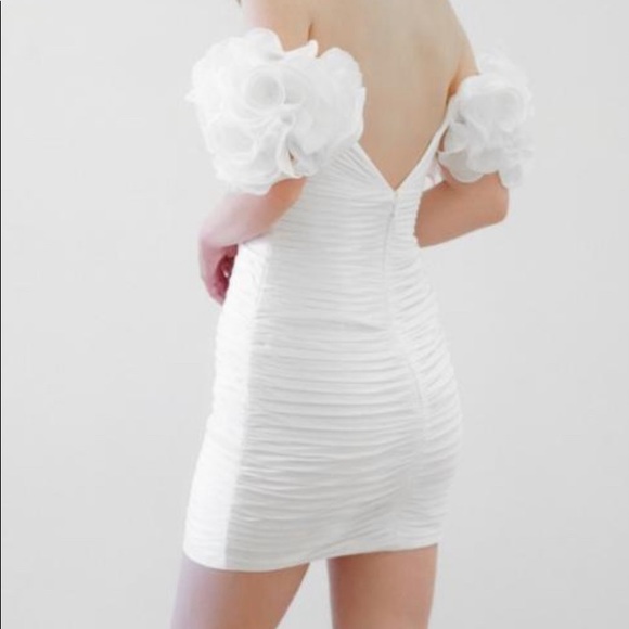 By Watters
ROMANTIQUE - Picture 4 of 5